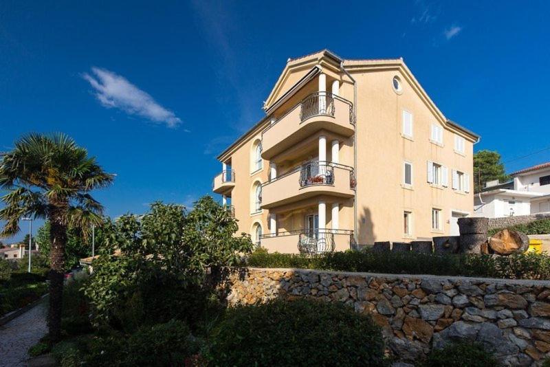 Marija F4 Apartment Кърк Екстериор снимка