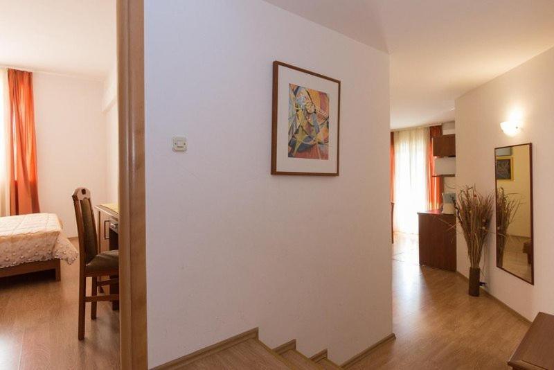 Marija F4 Apartment Кърк Екстериор снимка