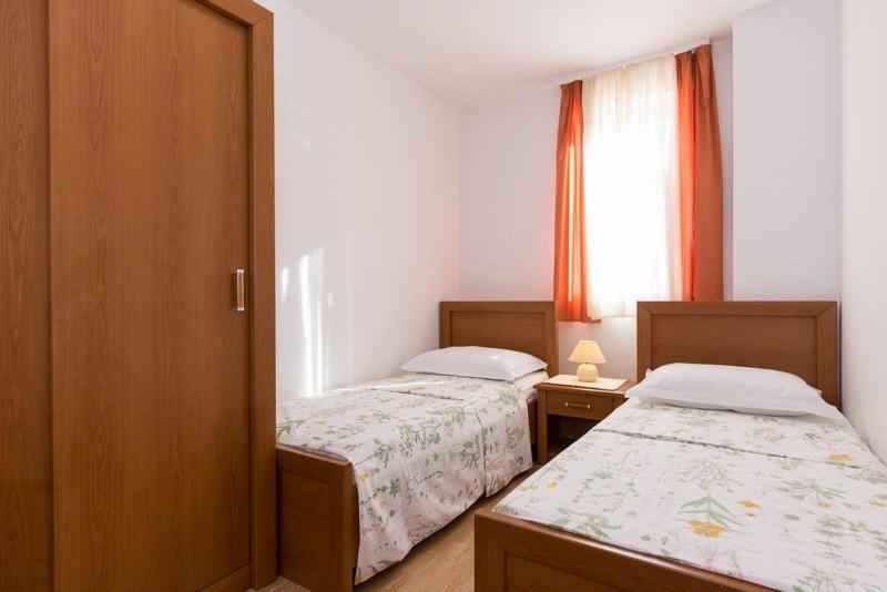 Marija F4 Apartment Кърк Екстериор снимка