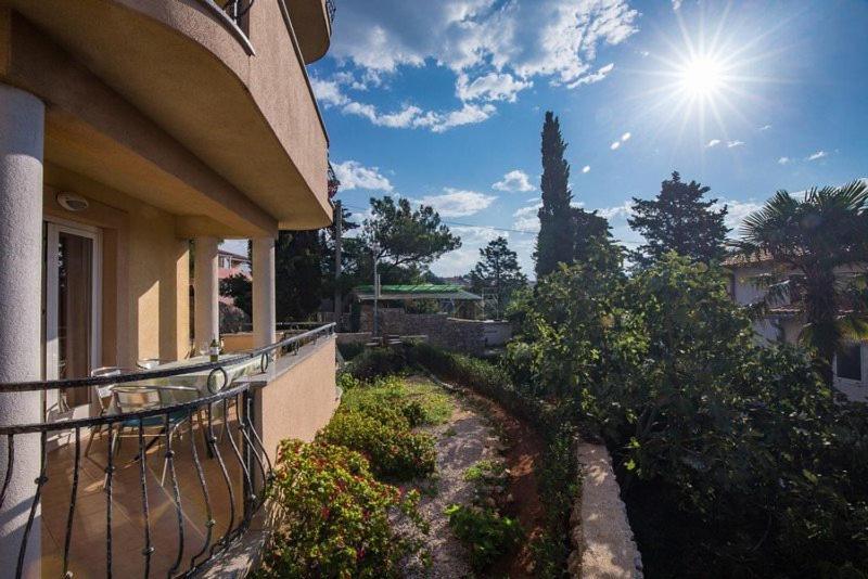 Marija F4 Apartment Кърк Екстериор снимка