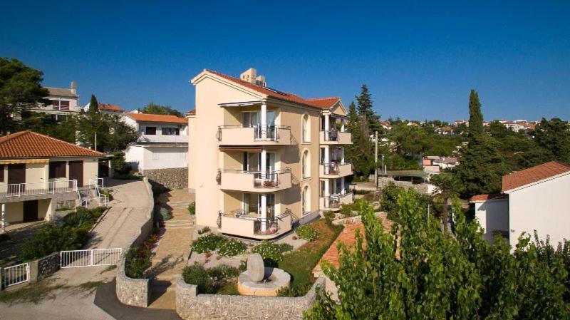 Marija F4 Apartment Кърк Екстериор снимка